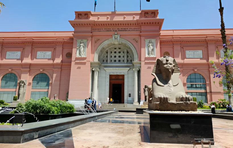 Day Tour to Egyptian Museum and Old Cairo